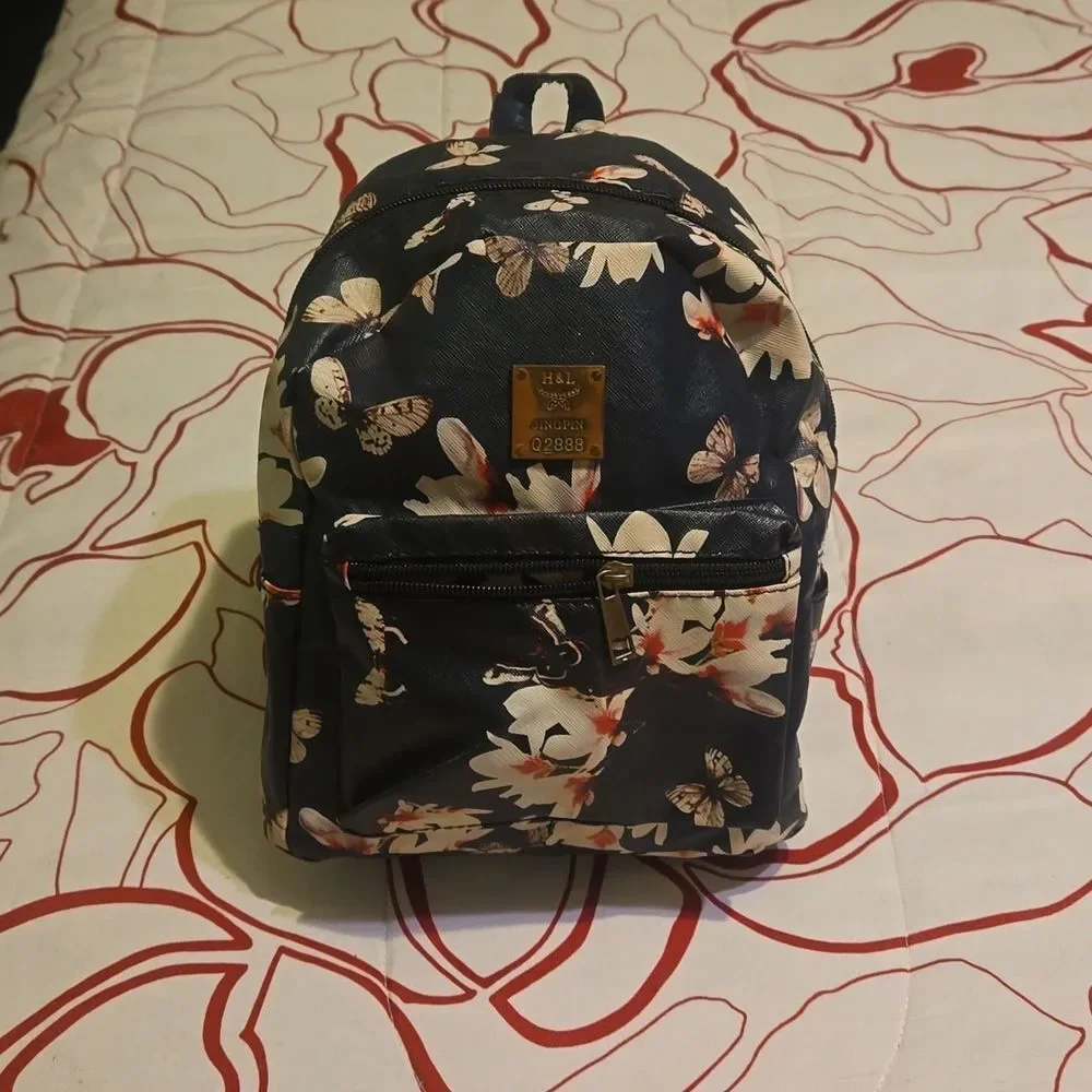 H&L Mini Backpack floral pattern front pocket zippered adjustable casual & chic